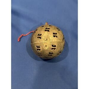 Vintage ? Silverplate Friendship Pomander Potpourri Ball Ornament Hinged